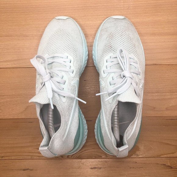 Women's Nike Epic React Flyknit running shoes - Picture 6 of 9